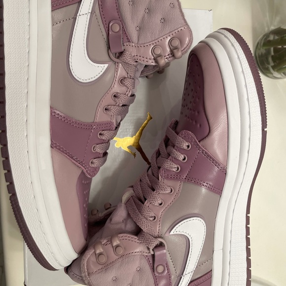 Jordan 1 Acclimate Plum - Picture 8 of 10